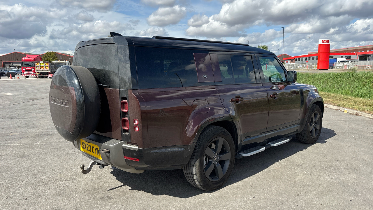 LAND ROVER DEFENDER 3.0 D300 X-Dynamic HSE 130 - SUV: afbeelding 4 LAND ROVER DEFENDER 3.0 D300 X-Dynamic HSE 130 - SUV: afbeelding 4
