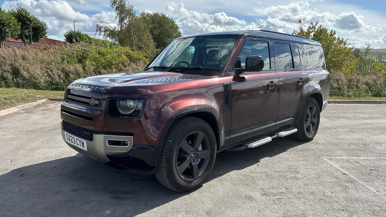 LAND ROVER DEFENDER 3.0 D300 X-Dynamic HSE 130 - SUV: afbeelding 2 LAND ROVER DEFENDER 3.0 D300 X-Dynamic HSE 130 - SUV: afbeelding 2
