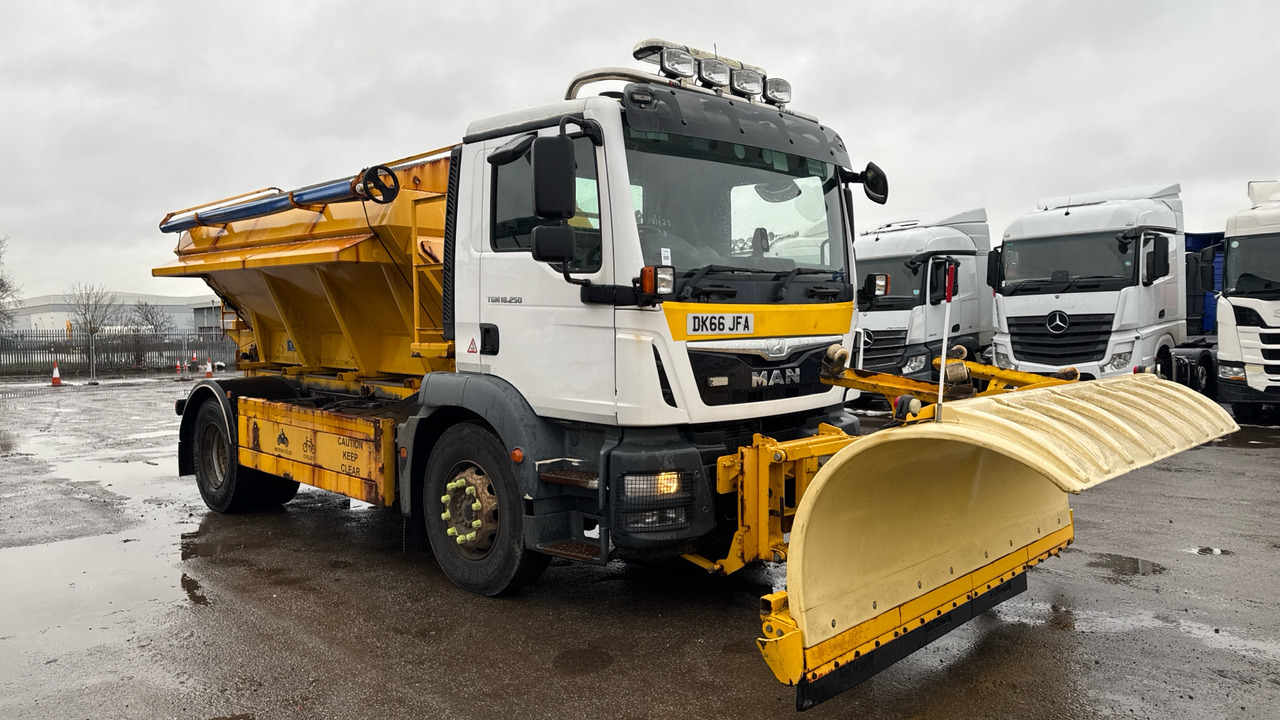 MAN TGM 18.250 - Sneeuwruimer: afbeelding 1 MAN TGM 18.250 - Sneeuwruimer: afbeelding 1