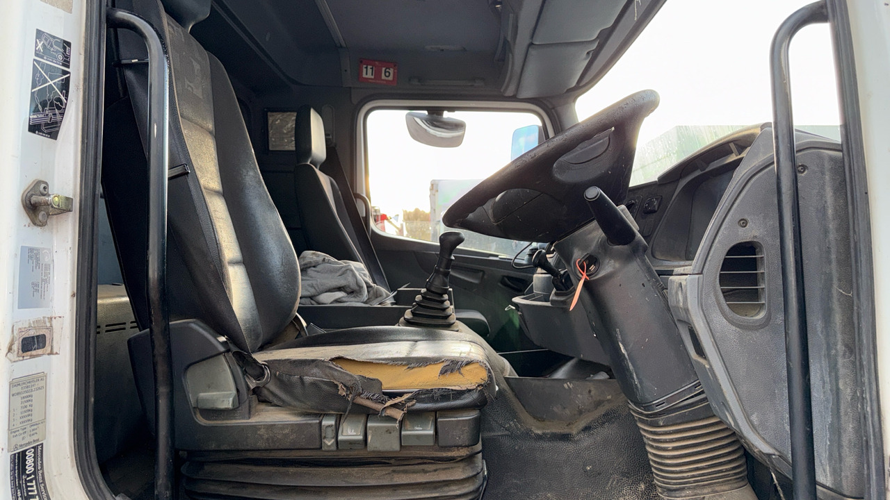 MERCEDES-BENZ AXOR 1824 - Asfaltmachine: afbeelding 5 MERCEDES-BENZ AXOR 1824 - Asfaltmachine: afbeelding 5