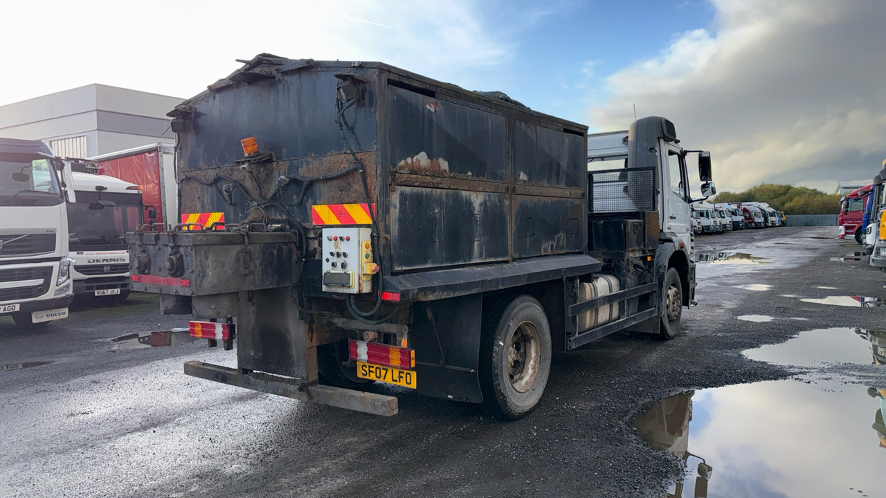 MERCEDES-BENZ AXOR 1824 - Asfaltmachine: afbeelding 4 MERCEDES-BENZ AXOR 1824 - Asfaltmachine: afbeelding 4