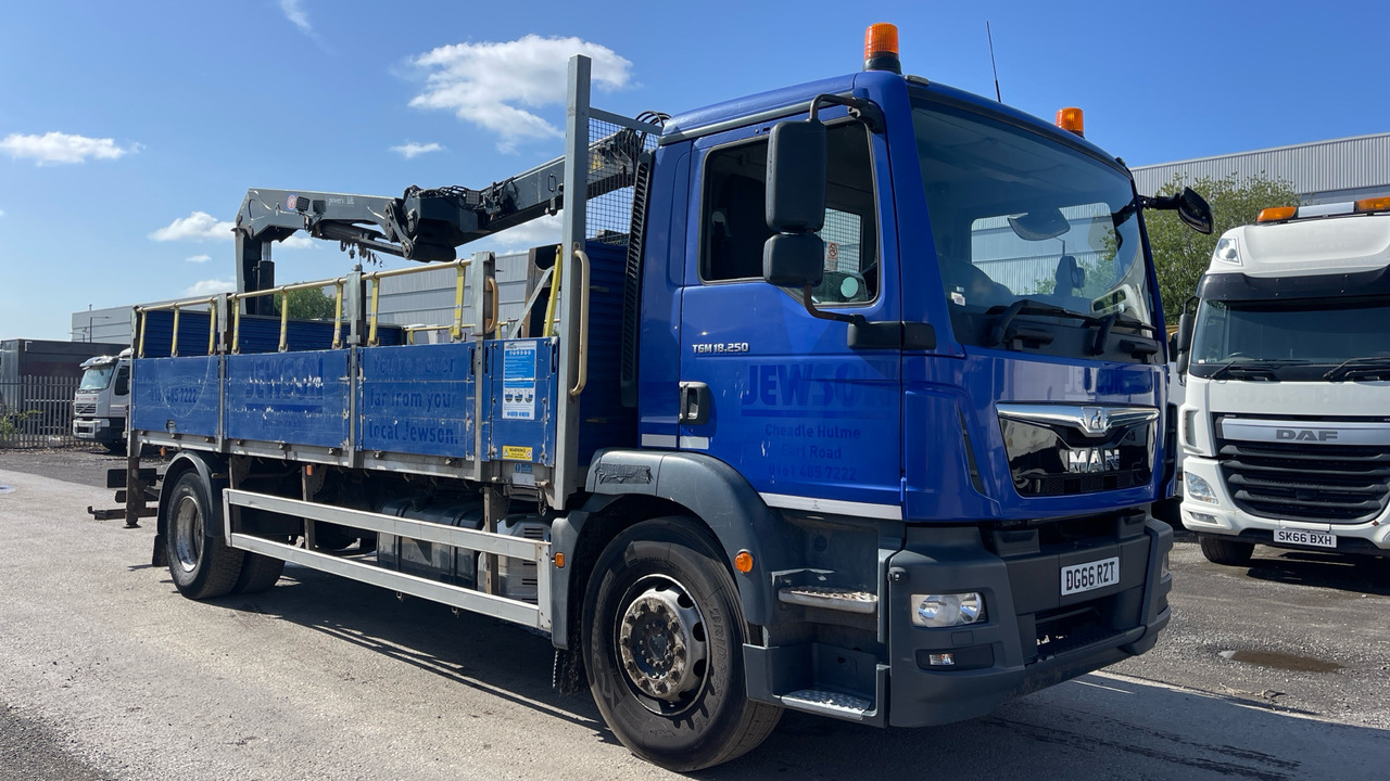 Man TGM 18.250 - Vrachtwagen met open laadbak, Kraanwagen: afbeelding 1 Man TGM 18.250 - Vrachtwagen met open laadbak, Kraanwagen: afbeelding 1