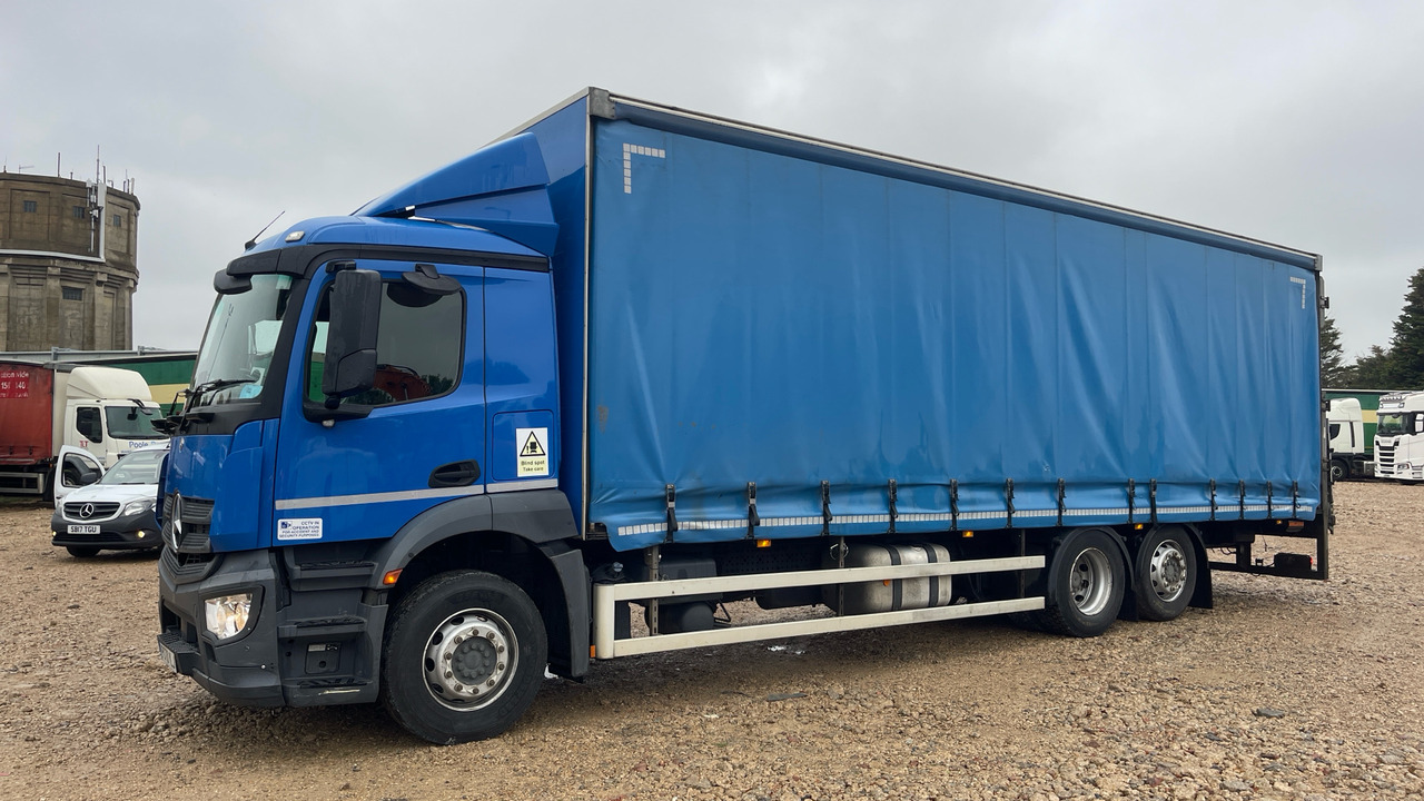 Mercedes-Benz Antos - Schuifzeilen vrachtwagen: afbeelding 2 Mercedes-Benz Antos - Schuifzeilen vrachtwagen: afbeelding 2