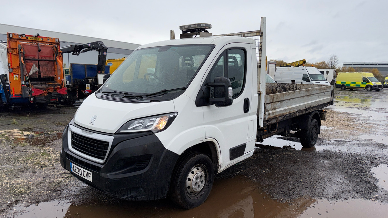 PEUGEOT BOXER 355 2.2 BlueHDi 165ps - Kipper bestelwagen: afbeelding 2 PEUGEOT BOXER 355 2.2 BlueHDi 165ps - Kipper bestelwagen: afbeelding 2