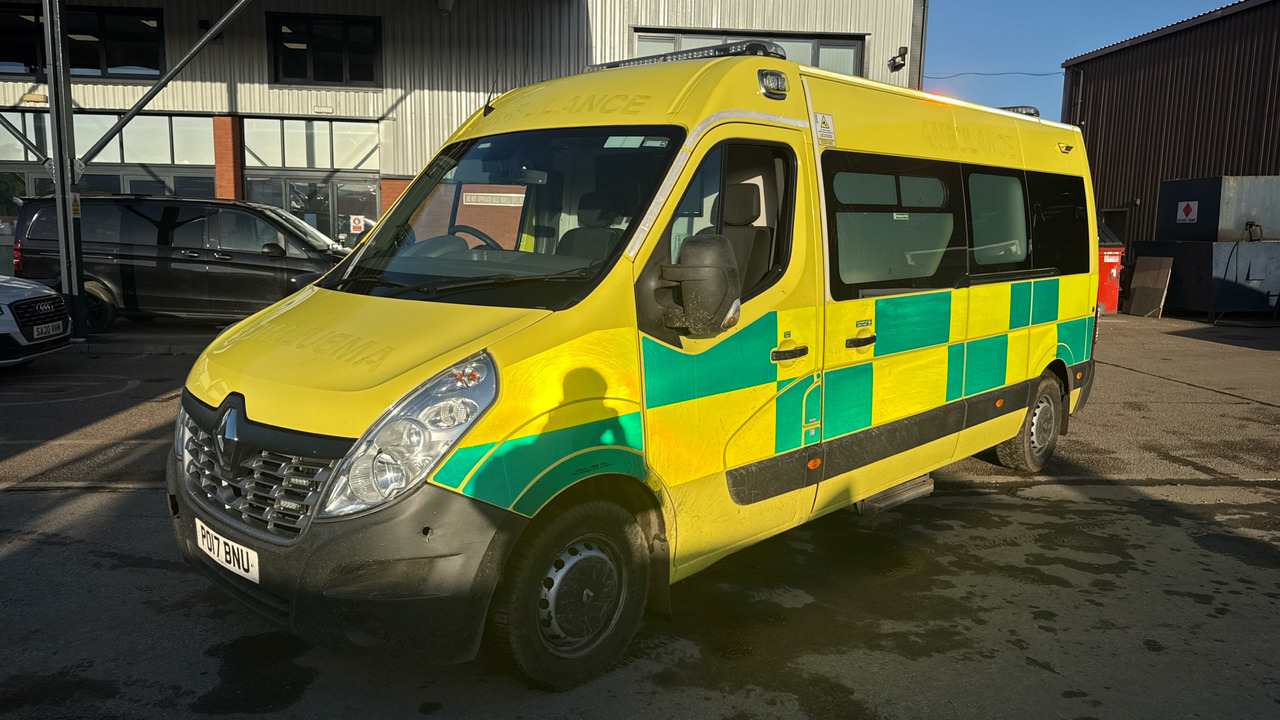 RENAULT MASTER 150.39 - Ambulance: afbeelding 2 RENAULT MASTER 150.39 - Ambulance: afbeelding 2