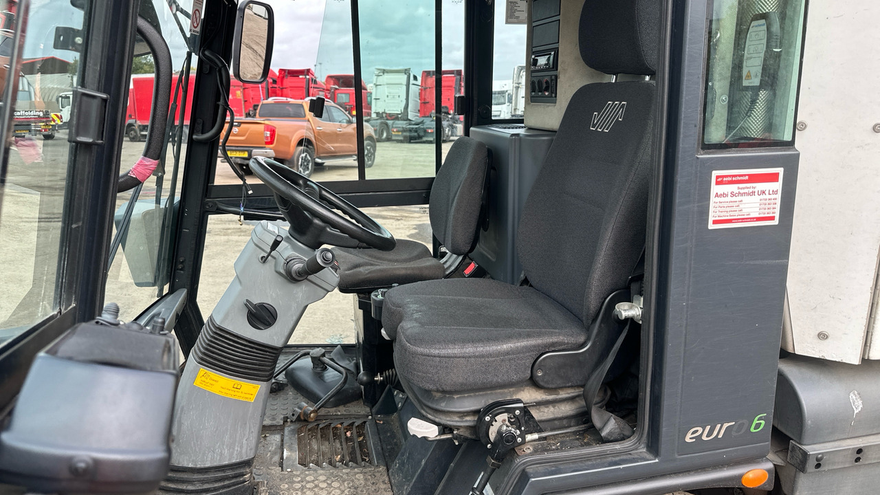 SCHMIDT SWINGO 200 - Veegwagen: afbeelding 5 SCHMIDT SWINGO 200 - Veegwagen: afbeelding 5