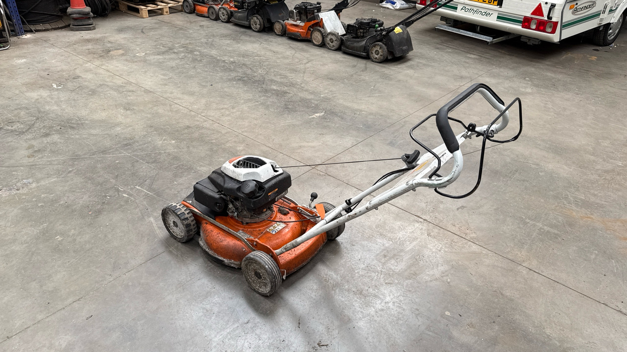STIHL RM4 RTP - Bouwmaterieel: afbeelding 2 STIHL RM4 RTP - Bouwmaterieel: afbeelding 2