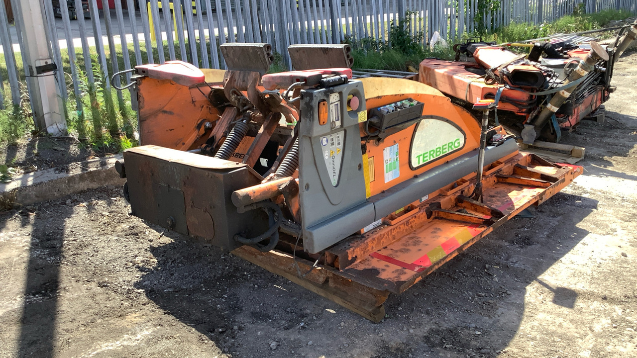 TERBERG TWIN BIN LIFT - Bouwmaterieel: afbeelding 1 TERBERG TWIN BIN LIFT - Bouwmaterieel: afbeelding 1