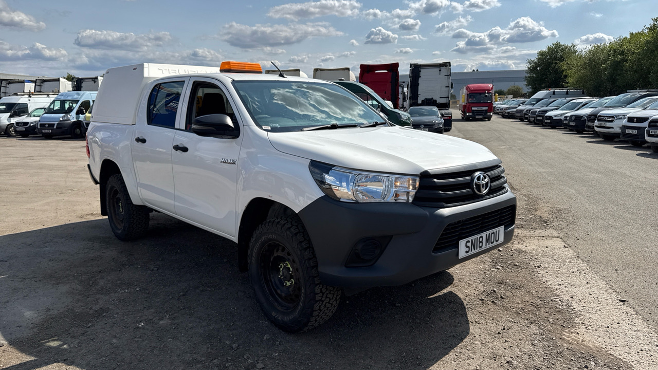 Toyota Hilux Active 2.4 D-4D - Pick-up: afbeelding 1 Toyota Hilux Active 2.4 D-4D - Pick-up: afbeelding 1