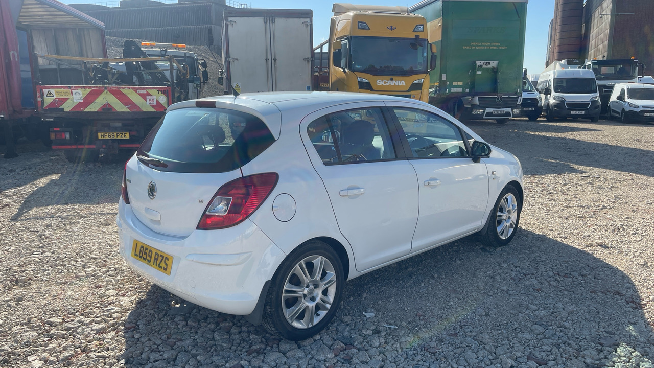 VAUXHALL CORSA 1.4I - Hatchback: afbeelding 4 VAUXHALL CORSA 1.4I - Hatchback: afbeelding 4