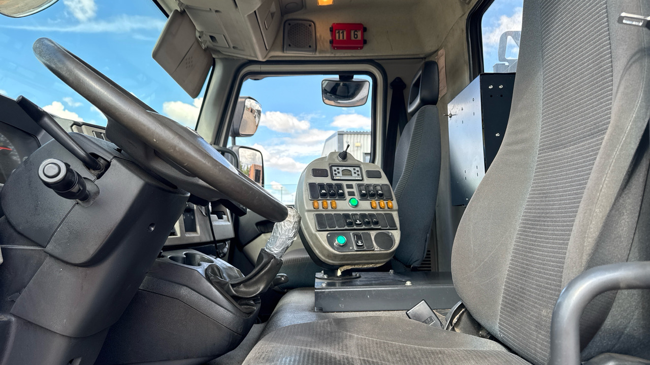 VOLVO FL 280 - Veegwagen: afbeelding 5 VOLVO FL 280 - Veegwagen: afbeelding 5