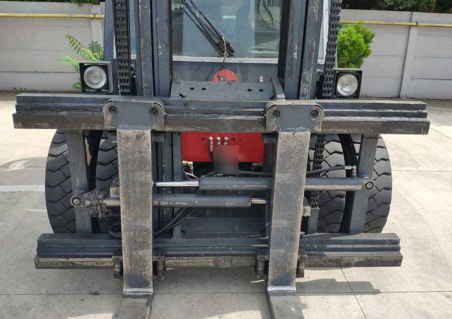 Dan Truck 9680 DD - Diesel heftruck: afbeelding 4 Dan Truck 9680 DD - Diesel heftruck: afbeelding 4