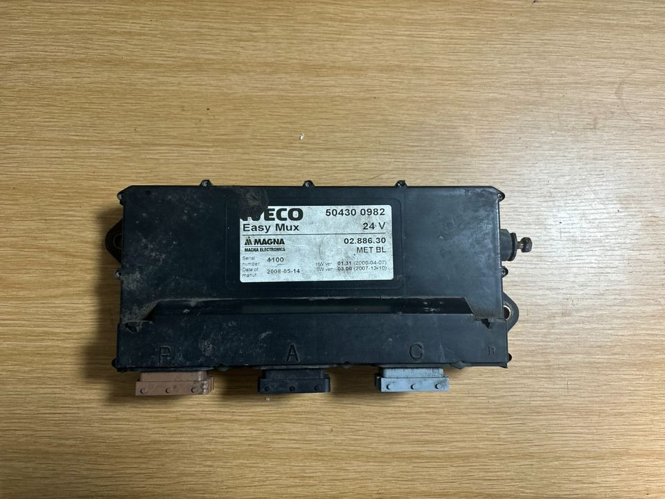IVECO Easy Mux MAGNA Steuergerät 504300982 - ECU voor Vrachtwagen: afbeelding 1 IVECO Easy Mux MAGNA Steuergerät 504300982 - ECU voor Vrachtwagen: afbeelding 1