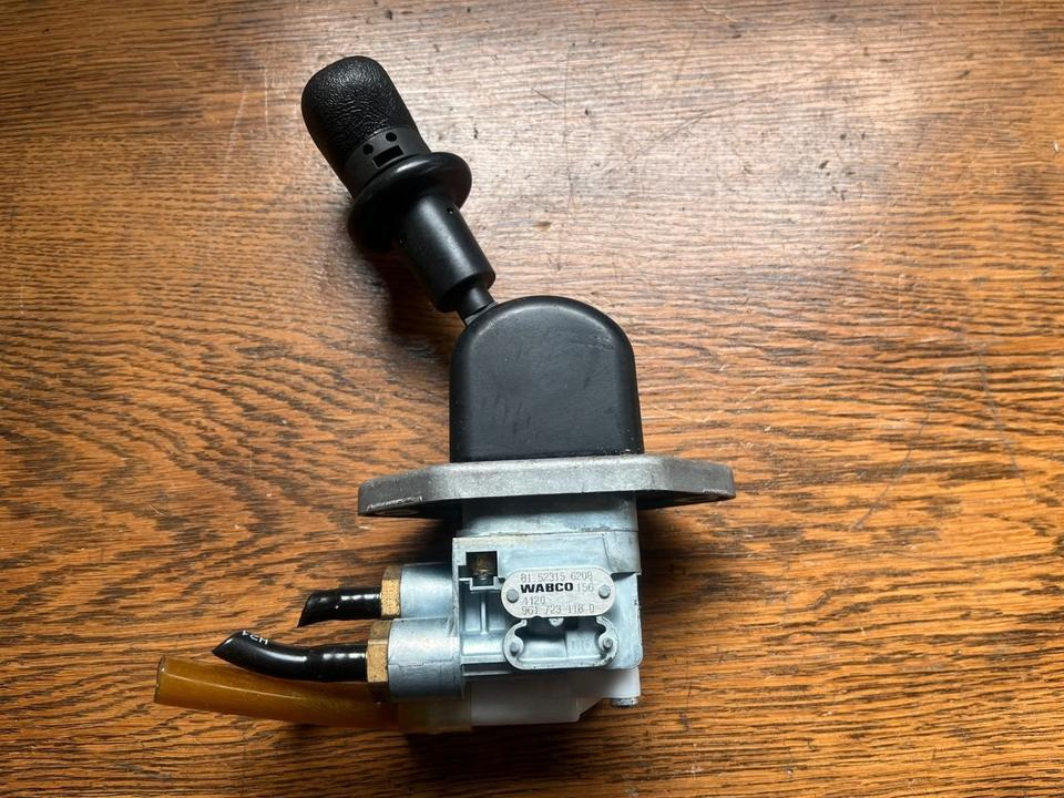 MAN Bremsventil Feststellbremse Handbremsventil 81.52315.6208 - Remventiel voor Vrachtwagen: afbeelding 3 MAN Bremsventil Feststellbremse Handbremsventil 81.52315.6208 - Remventiel voor Vrachtwagen: afbeelding 3