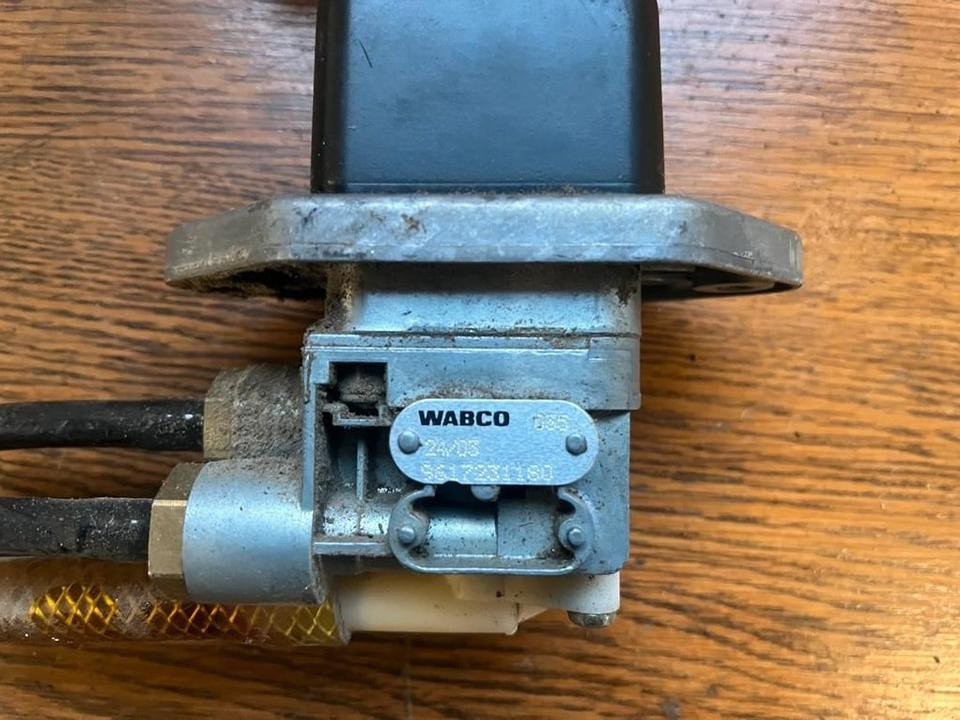 MAN Bremsventil Feststellbremse Handbremsventil 9617231180 - Remventiel voor Vrachtwagen: afbeelding 2 MAN Bremsventil Feststellbremse Handbremsventil 9617231180 - Remventiel voor Vrachtwagen: afbeelding 2