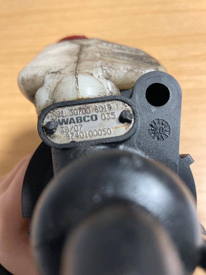 MAN Geberzylinder Kopplung WABCO 81.307006019 - Koppelingscilinder voor Vrachtwagen: afbeelding 4 MAN Geberzylinder Kopplung WABCO 81.307006019 - Koppelingscilinder voor Vrachtwagen: afbeelding 4