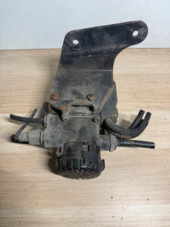 MAN KNORR-BREMSE EBS Ventil K021204 81.52106-6049 - Klep voor Vrachtwagen: afbeelding 2 MAN KNORR-BREMSE EBS Ventil K021204 81.52106-6049 - Klep voor Vrachtwagen: afbeelding 2