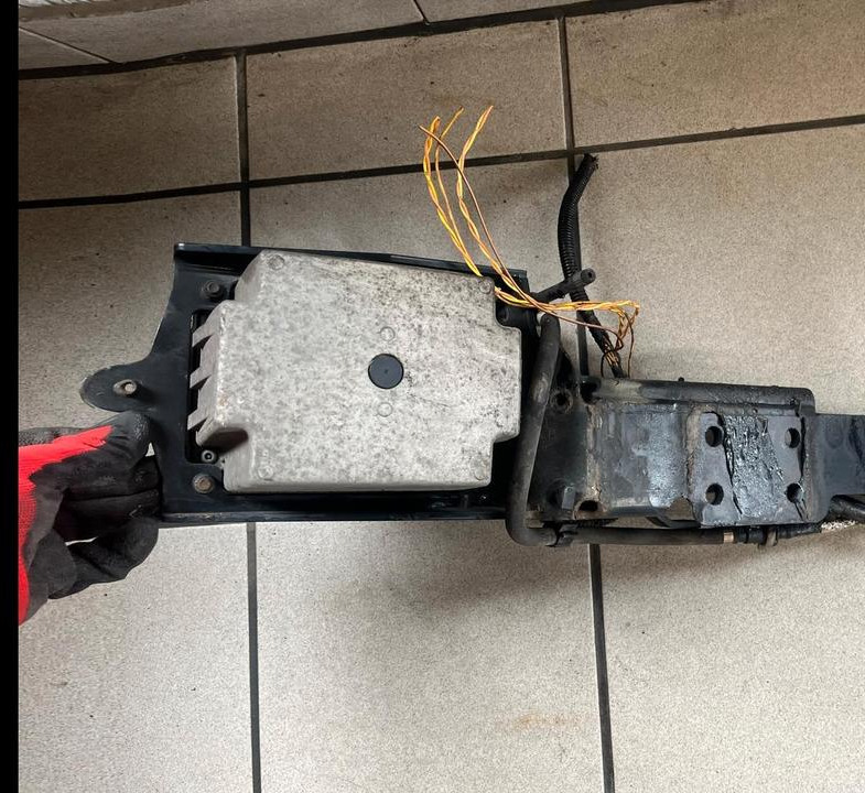 MAN TGL TGM TGX EU6 AdBlue Pumpe 81154036134000 - AdBlue Tank voor Vrachtwagen: afbeelding 5 MAN TGL TGM TGX EU6 AdBlue Pumpe 81154036134000 - AdBlue Tank voor Vrachtwagen: afbeelding 5