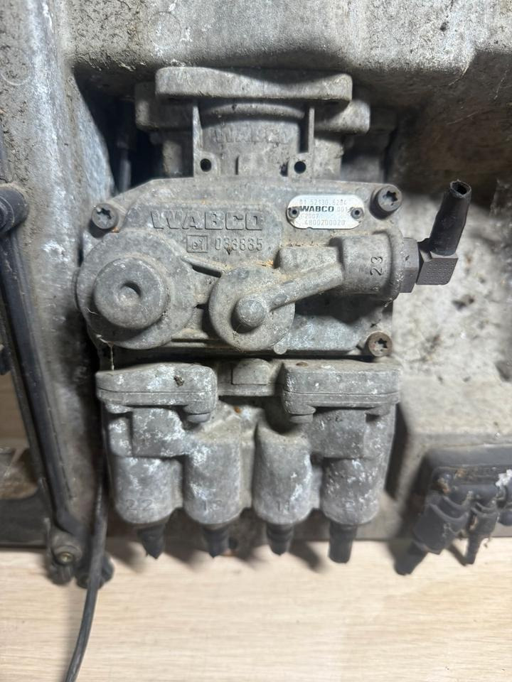 MAN WABCO Fußbremsventil 4800200020 - Remdelen voor Vrachtwagen: afbeelding 2 MAN WABCO Fußbremsventil 4800200020 - Remdelen voor Vrachtwagen: afbeelding 2