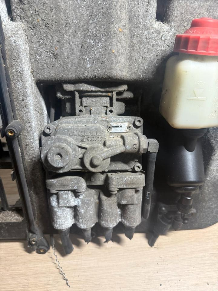 MAN WABCO Fußbremsventil 4800200090 - Remdelen voor Vrachtwagen: afbeelding 2 MAN WABCO Fußbremsventil 4800200090 - Remdelen voor Vrachtwagen: afbeelding 2