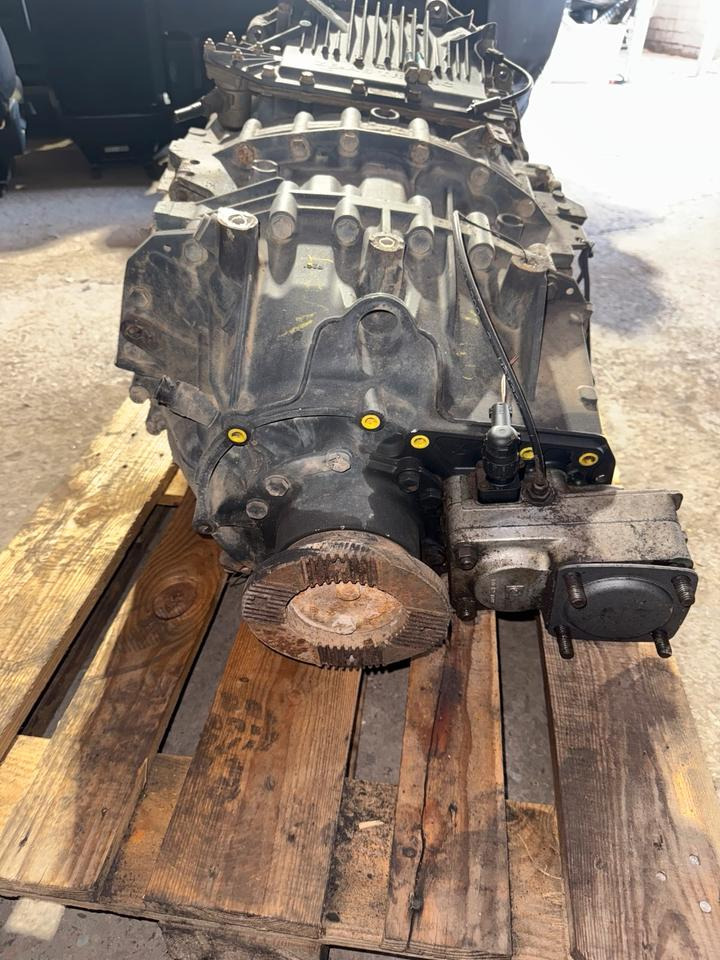 MAN ZF ASTRONIC Getriebe 12 AS 2301 + Nebenantrieb - Versnellingsbak voor Vrachtwagen: afbeelding 5 MAN ZF ASTRONIC Getriebe 12 AS 2301 + Nebenantrieb - Versnellingsbak voor Vrachtwagen: afbeelding 5