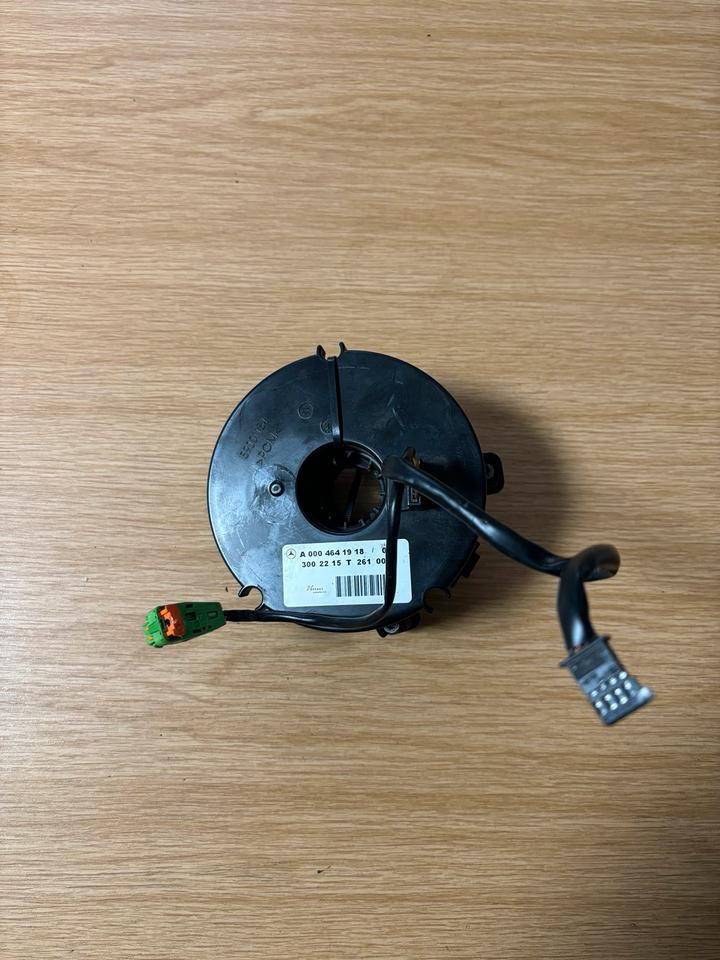 Mercedes Actros MP4 Lenkrad Federspule A0004641918 - Stuurwiel voor Vrachtwagen: afbeelding 1 Mercedes Actros MP4 Lenkrad Federspule A0004641918 - Stuurwiel voor Vrachtwagen: afbeelding 1