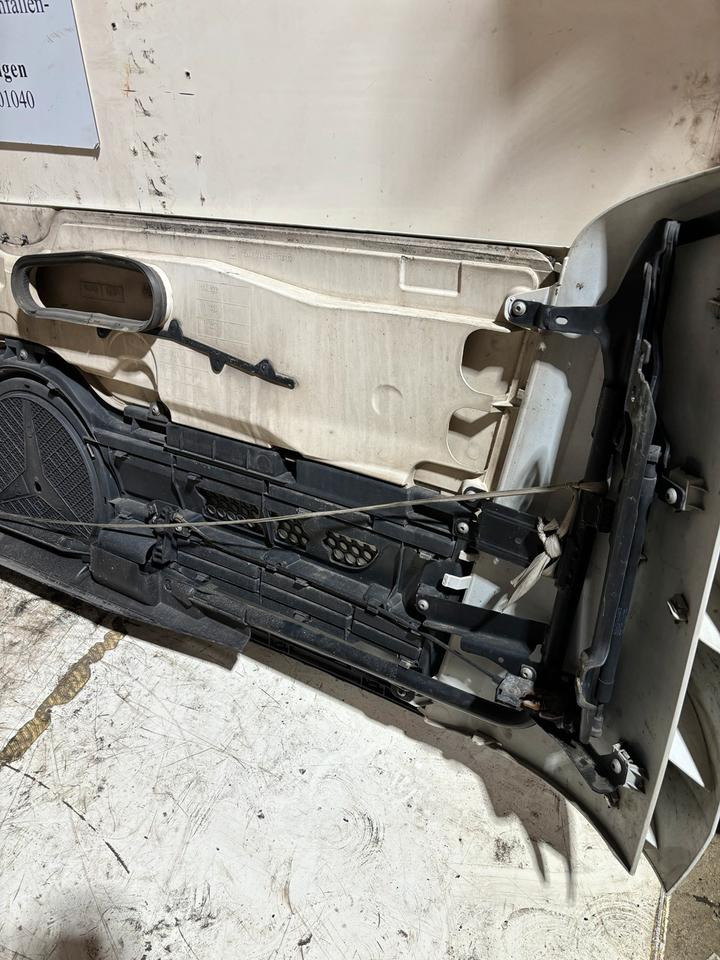 Mercedes Actros MP4 Motorhaube A9607500409 - Motorkap voor Vrachtwagen: afbeelding 5 Mercedes Actros MP4 Motorhaube A9607500409 - Motorkap voor Vrachtwagen: afbeelding 5