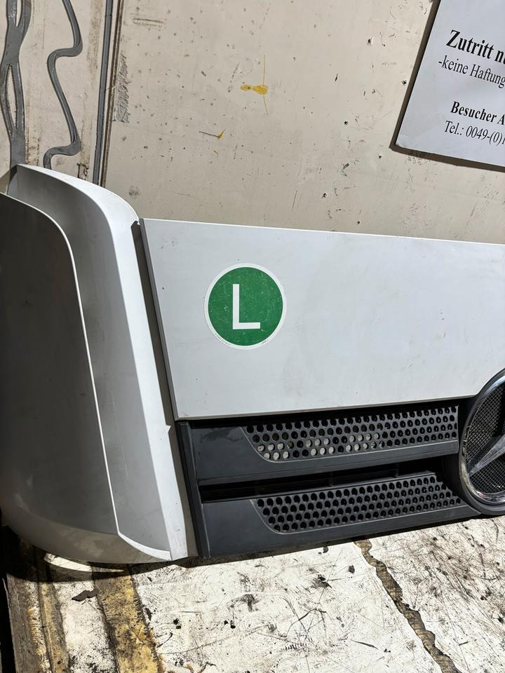 Mercedes Actros MP4 Motorhaube A9607500409 - Motorkap voor Vrachtwagen: afbeelding 2 Mercedes Actros MP4 Motorhaube A9607500409 - Motorkap voor Vrachtwagen: afbeelding 2