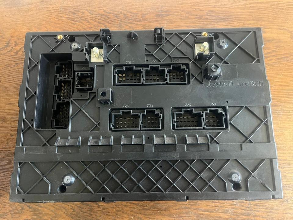 Mercedes Actros MP4 SAM Cabin Sicherungskasten A0004469658 - Zekeringkast voor Vrachtwagen: afbeelding 4 Mercedes Actros MP4 SAM Cabin Sicherungskasten A0004469658 - Zekeringkast voor Vrachtwagen: afbeelding 4