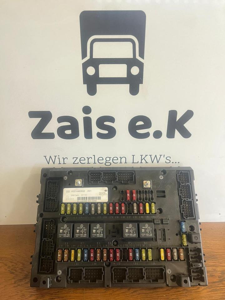 Mercedes Actros MP4 SAM Cabin Sicherungskasten A0014462658 - Zekeringkast voor Vrachtwagen: afbeelding 1 Mercedes Actros MP4 SAM Cabin Sicherungskasten A0014462658 - Zekeringkast voor Vrachtwagen: afbeelding 1