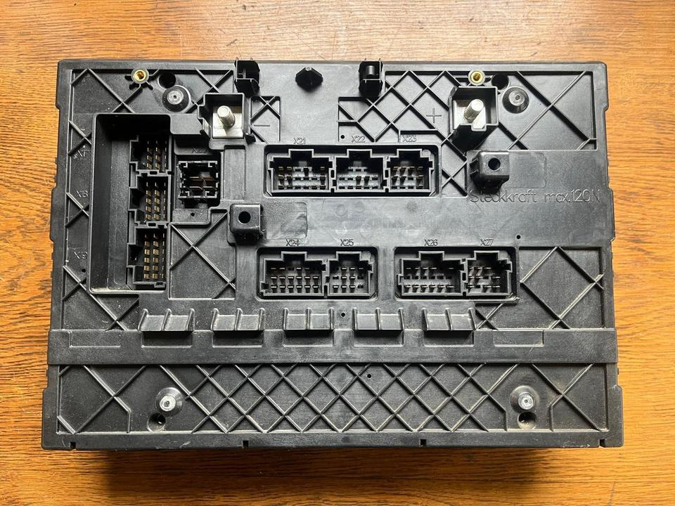 Mercedes Actros MP4 SAM Cabin Sicherungskasten A0014465158 - Zekeringkast voor Vrachtwagen: afbeelding 3 Mercedes Actros MP4 SAM Cabin Sicherungskasten A0014465158 - Zekeringkast voor Vrachtwagen: afbeelding 3