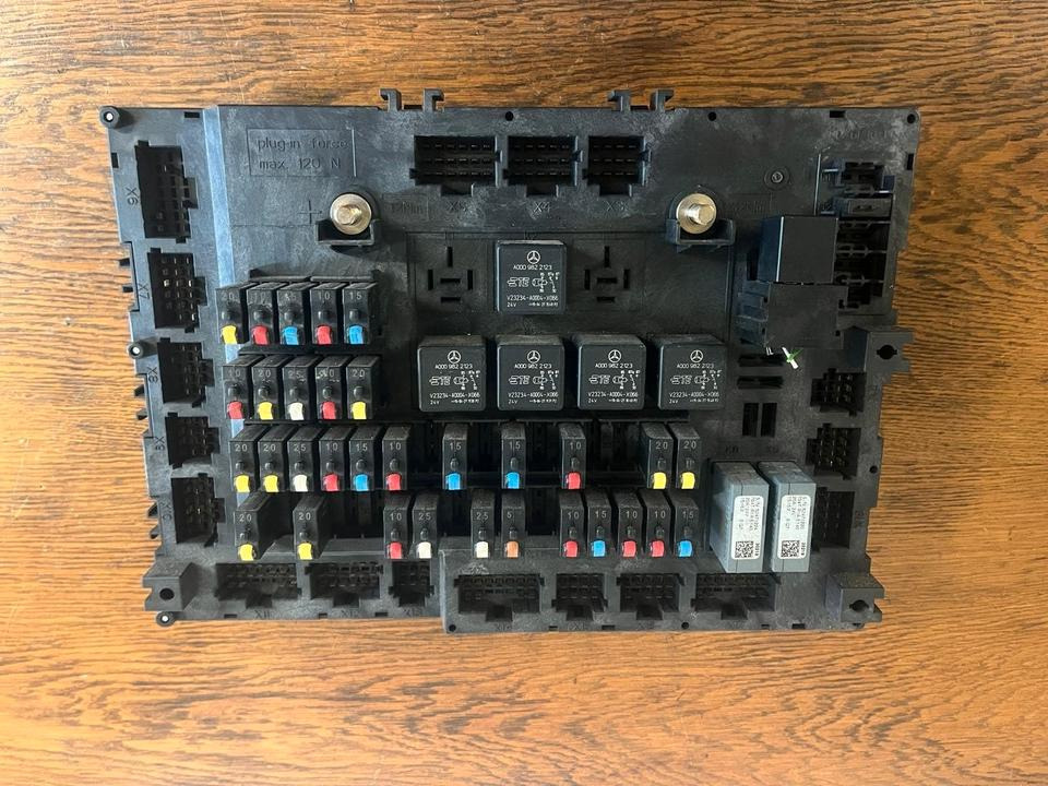 Mercedes Actros MP4 Single-SAM Sicherungskasten A0014463658 - Zekeringkast voor Vrachtwagen: afbeelding 2 Mercedes Actros MP4 Single-SAM Sicherungskasten A0014463658 - Zekeringkast voor Vrachtwagen: afbeelding 2