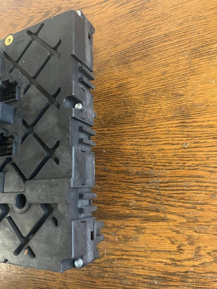 Mercedes Actros MP4 Single-SAM Sicherungskasten A0014463658 - Zekeringkast voor Vrachtwagen: afbeelding 5 Mercedes Actros MP4 Single-SAM Sicherungskasten A0014463658 - Zekeringkast voor Vrachtwagen: afbeelding 5