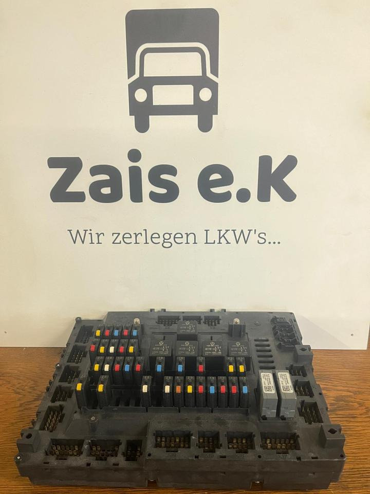 Mercedes Actros MP4 Single-SAM Sicherungskasten A0014467658 - Zekeringkast voor Vrachtwagen: afbeelding 1 Mercedes Actros MP4 Single-SAM Sicherungskasten A0014467658 - Zekeringkast voor Vrachtwagen: afbeelding 1