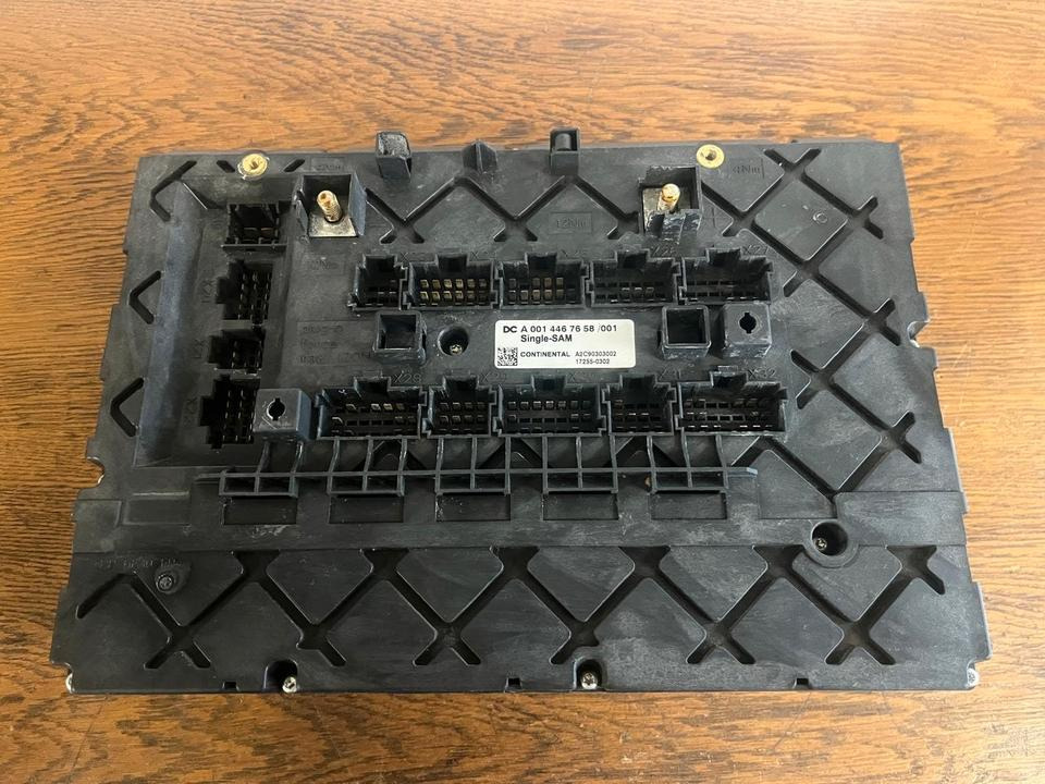 Mercedes Actros MP4 Single-SAM Sicherungskasten A0014467658 - Zekeringkast voor Vrachtwagen: afbeelding 4 Mercedes Actros MP4 Single-SAM Sicherungskasten A0014467658 - Zekeringkast voor Vrachtwagen: afbeelding 4