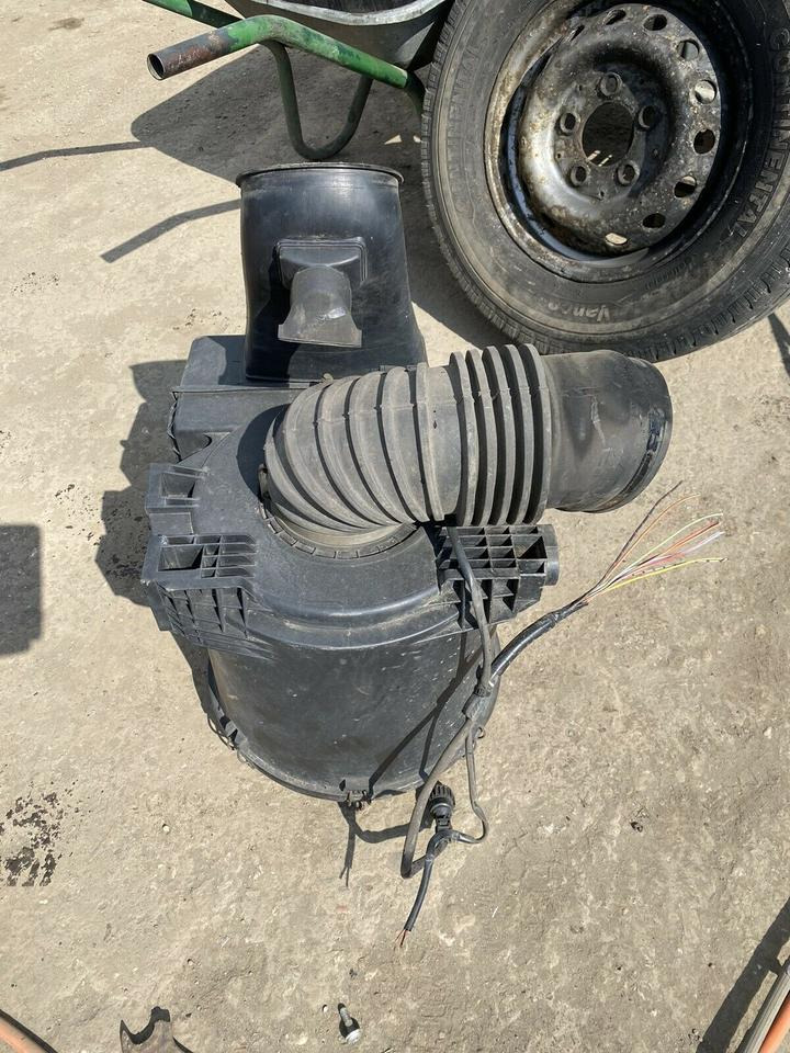 Mercedes Atego Luftfilterkasten Luftfilter Gehäuse A 973 528 06 0 - Luchtfilter voor Vrachtwagen: afbeelding 4 Mercedes Atego Luftfilterkasten Luftfilter Gehäuse A 973 528 06 0 - Luchtfilter voor Vrachtwagen: afbeelding 4
