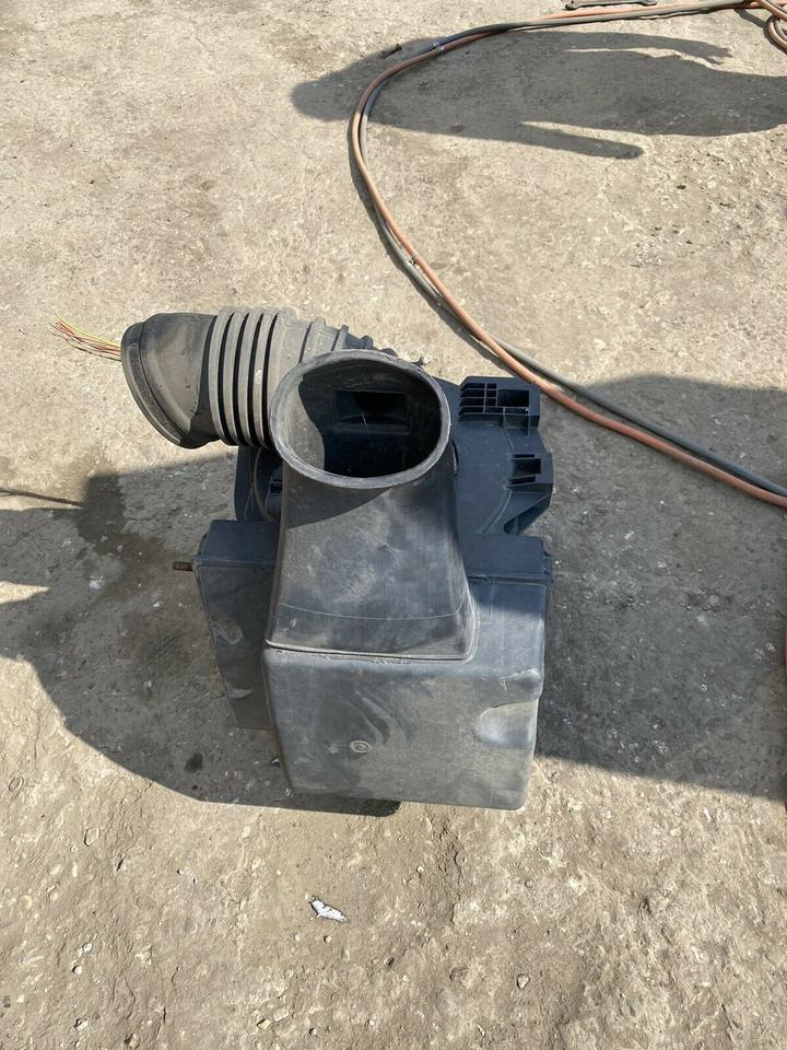 Mercedes Atego Luftfilterkasten Luftfilter Gehäuse A 973 528 06 0 - Luchtfilter voor Vrachtwagen: afbeelding 5 Mercedes Atego Luftfilterkasten Luftfilter Gehäuse A 973 528 06 0 - Luchtfilter voor Vrachtwagen: afbeelding 5