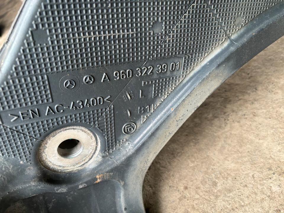 Mercedes-Benz Actros MP4 Federbock Links A9603223901 - Ophanging voor Vrachtwagen: afbeelding 4 Mercedes-Benz Actros MP4 Federbock Links A9603223901 - Ophanging voor Vrachtwagen: afbeelding 4