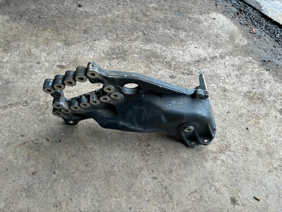 Mercedes-Benz Actros MP4 Federbock Links A9603223901 - Ophanging voor Vrachtwagen: afbeelding 2 Mercedes-Benz Actros MP4 Federbock Links A9603223901 - Ophanging voor Vrachtwagen: afbeelding 2