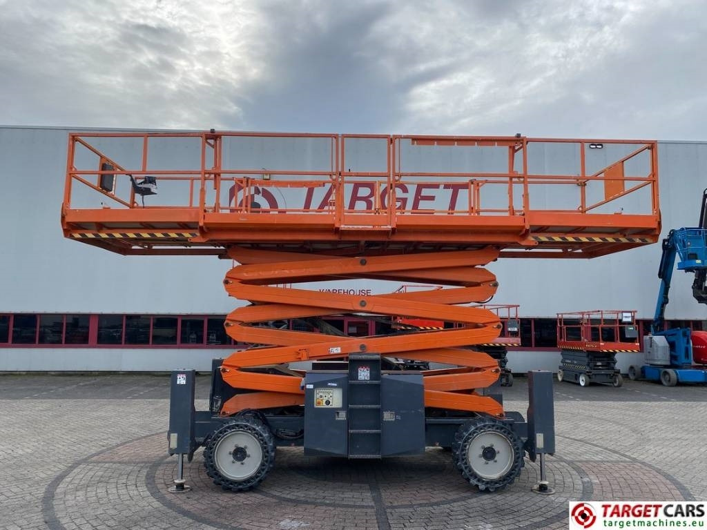 ATN CX15 Diesel 4x4 Scissor Work Lift 1500cm - Schaarlift: afbeelding 5 ATN CX15 Diesel 4x4 Scissor Work Lift 1500cm - Schaarlift: afbeelding 5