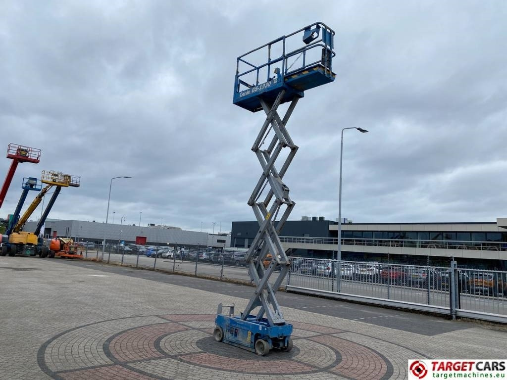 Genie GS-1932 Electric Scissor Work Lift 779cm - Schaarlift: afbeelding 5 Genie GS-1932 Electric Scissor Work Lift 779cm - Schaarlift: afbeelding 5