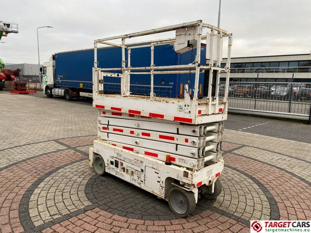 Genie GS-3232 Electric Scissor Work Lift 1175cm - Schaarlift: afbeelding 2 Genie GS-3232 Electric Scissor Work Lift 1175cm - Schaarlift: afbeelding 2