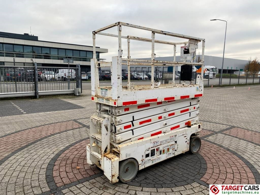 Genie GS-3232 Electric Scissor Work Lift 1175cm - Schaarlift: afbeelding 3 Genie GS-3232 Electric Scissor Work Lift 1175cm - Schaarlift: afbeelding 3