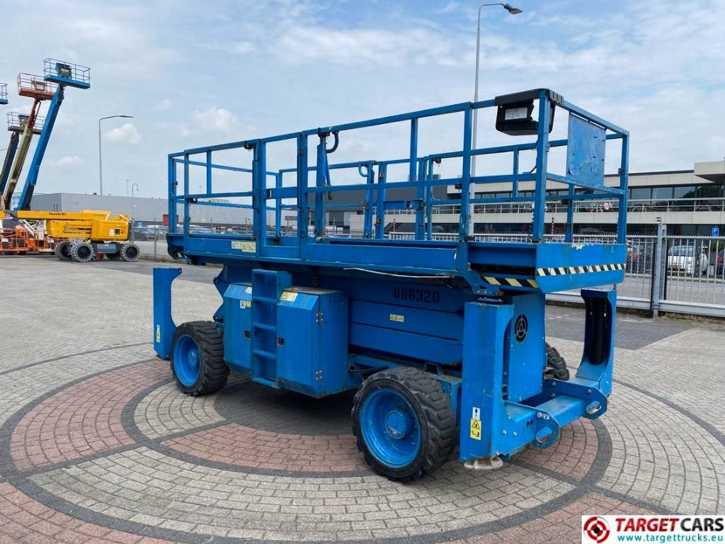 Genie GS-3390RT Diesel 4x4 Scissor Work Lift 1206cm - Schaarlift: afbeelding 2 Genie GS-3390RT Diesel 4x4 Scissor Work Lift 1206cm - Schaarlift: afbeelding 2