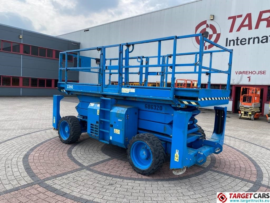Genie GS-3390RT Diesel 4x4 Scissor Work Lift 1206cm - Schaarlift: afbeelding 4 Genie GS-3390RT Diesel 4x4 Scissor Work Lift 1206cm - Schaarlift: afbeelding 4