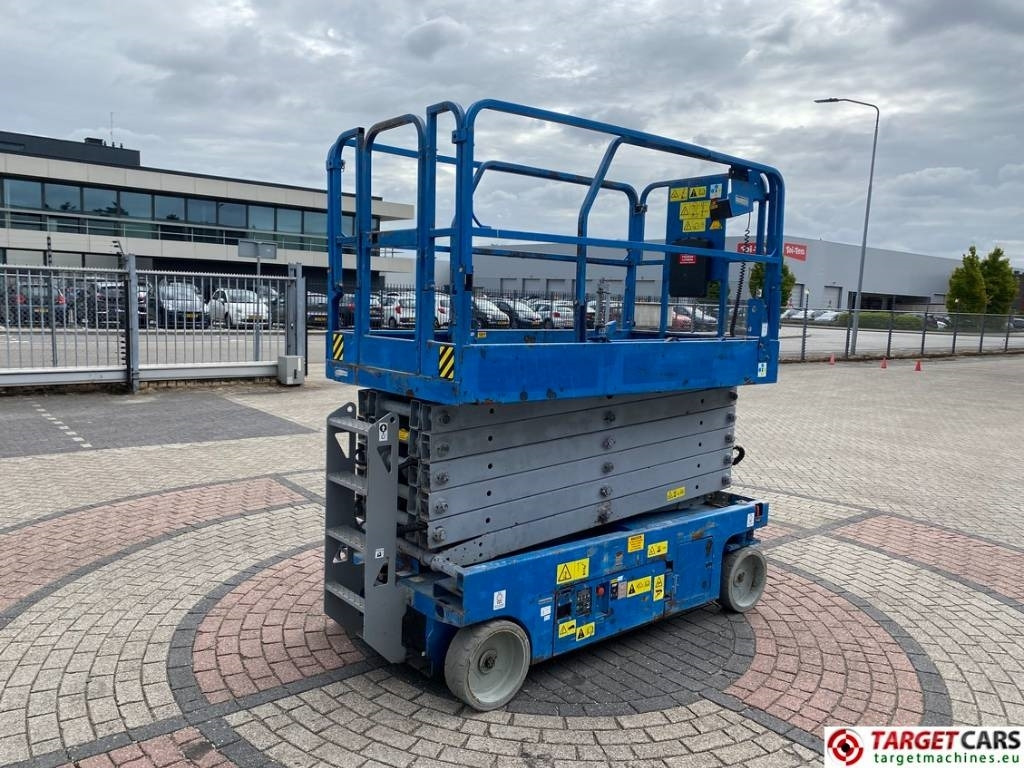 Genie GS-4047 Electric Scissor Work Lift 1389cm - Schaarlift: afbeelding 3 Genie GS-4047 Electric Scissor Work Lift 1389cm - Schaarlift: afbeelding 3