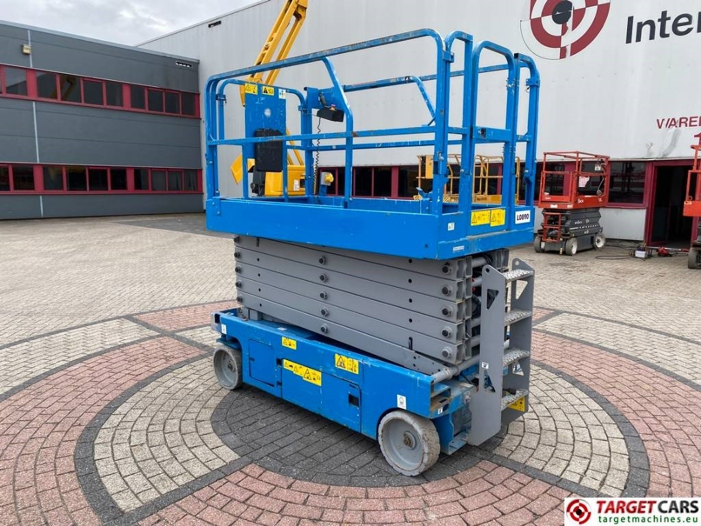 Genie GS-4047 Electric Scissor Work Lift 1389cm - Schaarlift: afbeelding 4 Genie GS-4047 Electric Scissor Work Lift 1389cm - Schaarlift: afbeelding 4