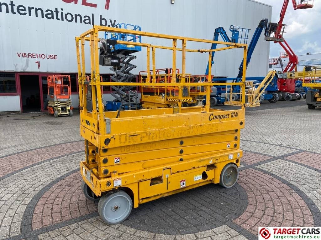 Haulotte Compact 10N Electric Scissor Work Lift 1000cm - Schaarlift: afbeelding 1 Haulotte Compact 10N Electric Scissor Work Lift 1000cm - Schaarlift: afbeelding 1