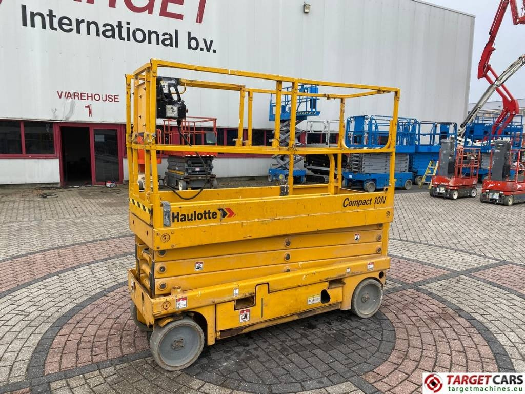 Haulotte Compact 10N Electric Scissor Work Lift 1000cm - Schaarlift: afbeelding 1 Haulotte Compact 10N Electric Scissor Work Lift 1000cm - Schaarlift: afbeelding 1