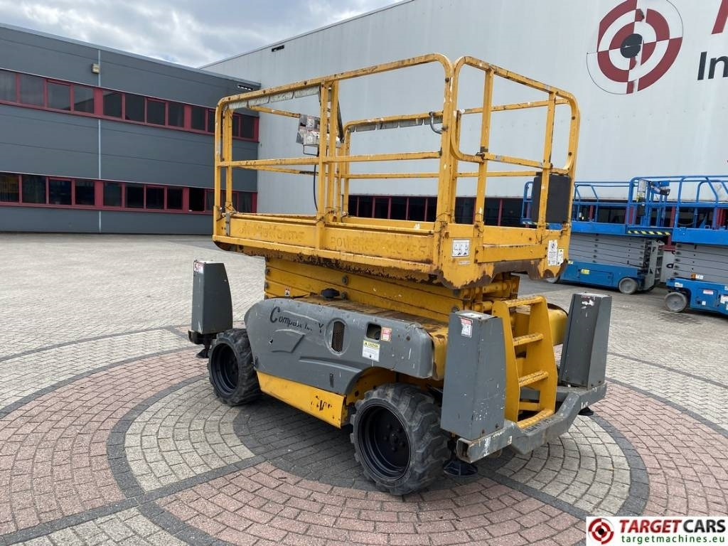 Haulotte Compact 12DX Diesel 4x4 Scissor Work Lift 1206cm - Schaarlift: afbeelding 4 Haulotte Compact 12DX Diesel 4x4 Scissor Work Lift 1206cm - Schaarlift: afbeelding 4